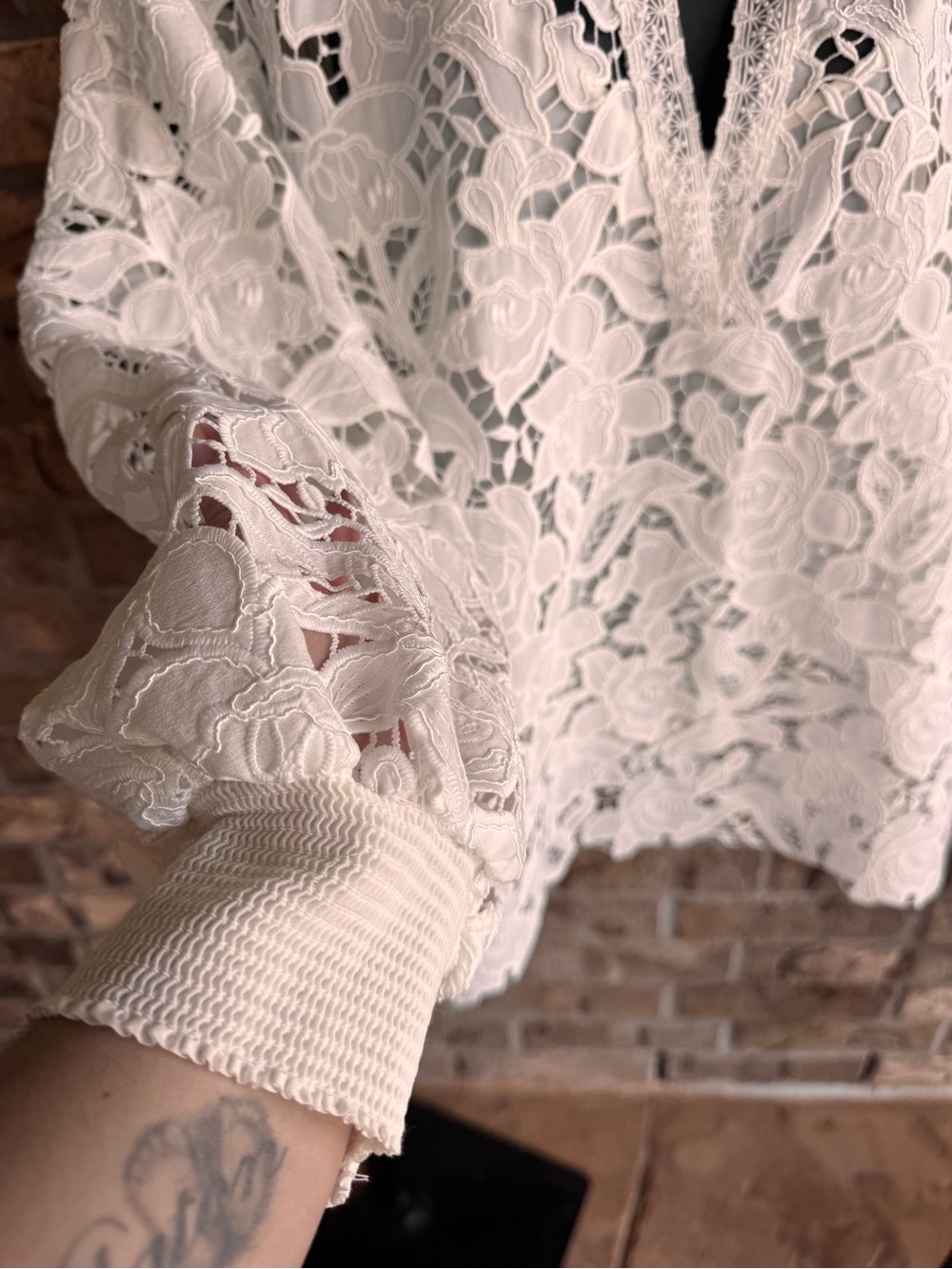 Alice + Olivia White Floral Guipure Lace Blouse + Camisole SP - Picture 7 of 16